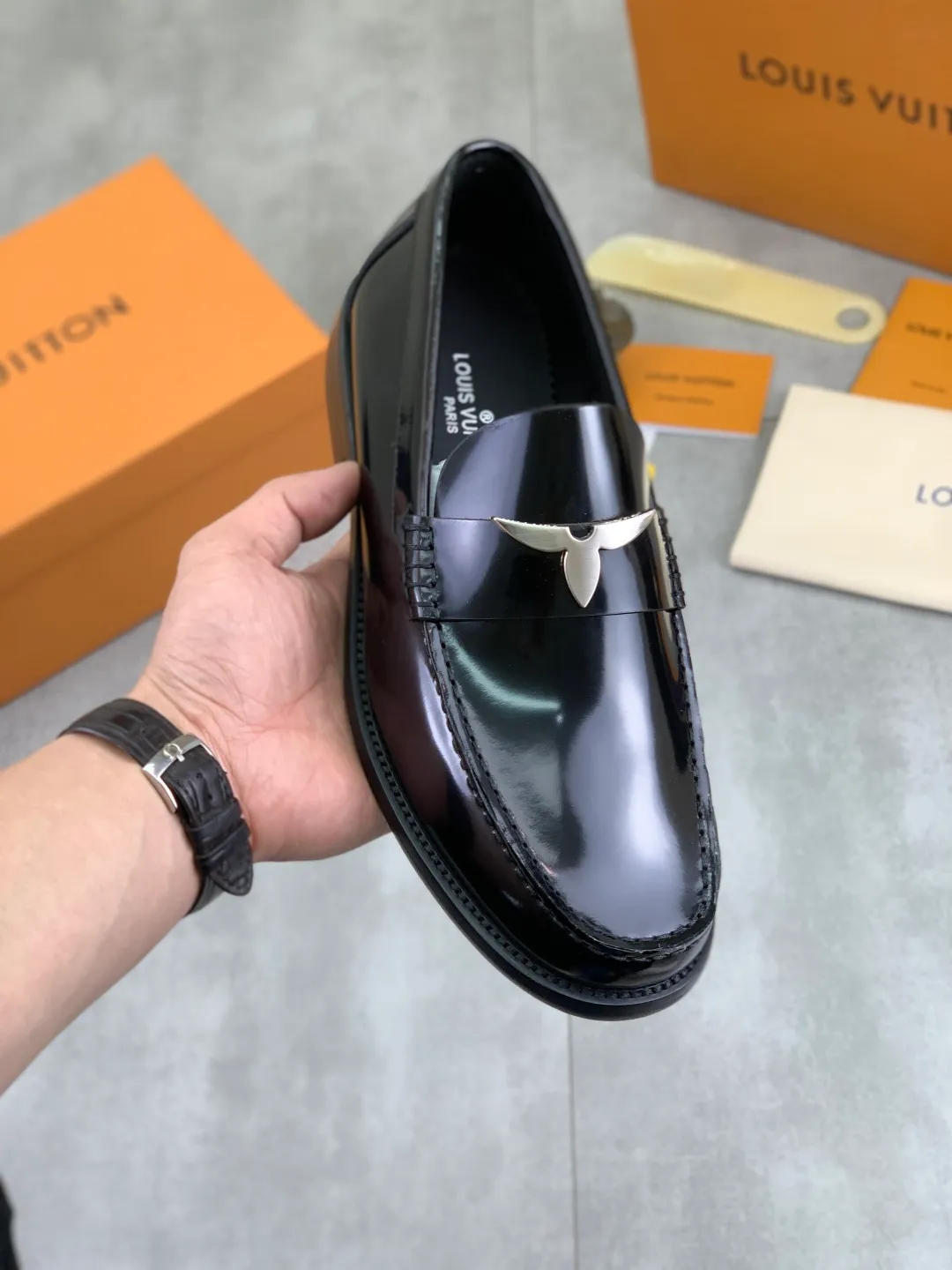 Men's men's shoes 💰P542 New style 💶[LOUIS VUITTON] Water-dyed Niuli Original order New style 🍀LV Louis Vuitton *——Top version of LV classic leather shoes! Made of imported original calfskin, original leather side strips and wear-resistant high-end rubber outsole! High quality products! Color: 3️⃣optional Size: 38-44 (45 customized)
